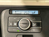車内空調は&rdquo;AUTOエアコン&rdquo;にお任せ。運転に集中出来ますよ!