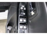 もちろん電動格納式ミラー、パワーウィンドウも装備しています。