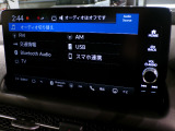 CD、DVD、Bluetooth、AM、FM、AUX、スマートフォン接続ができます。