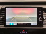 バックでの車庫入れも安心です! リアカメラが付いているバックモニター付のナビを装備しております。操作線もついており距離感も画面から確認できます。