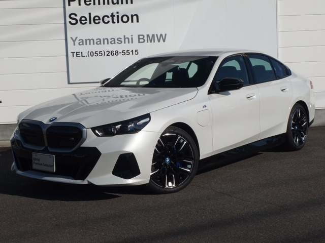 i5M60 xドライブ 4WD