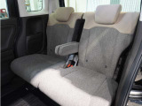 【セカンドシート】ゆったり快適に座っていただけますので、楽しくドライブに参加できます。