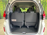 普段のお買い物や通勤、送迎等に十分な荷室スペースを確保しております。セカンドシートを倒すと、大きな荷物の積載も可能です♪