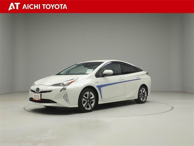 プリウス1.8 A プレミアム ツーリングセレクション E-Four 4WD