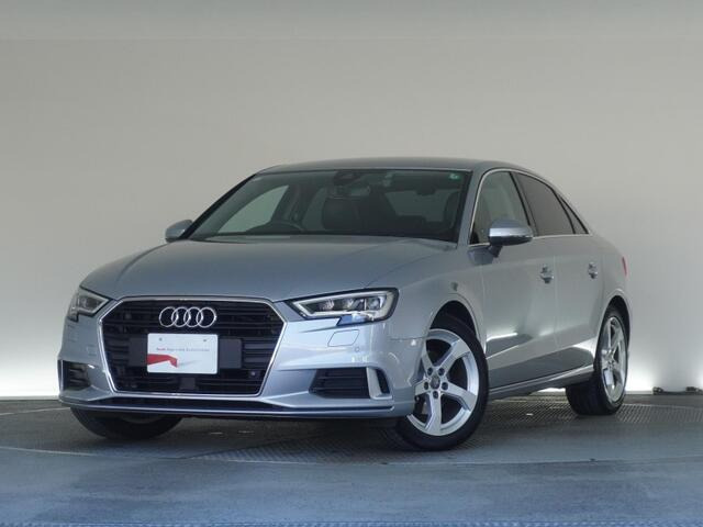 A3セダン30 TFSI スポーツ