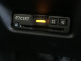 ハンドルの左下にETC2.0がついています。高速道路の料金所の通過も楽々です。 カードの取り出しもしやすい場所についています。