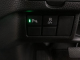 ハンドルの左下にHondaセンシング用の、VSA(ABS+TCS+横滑り抑制)解除スイッチなどがついています。