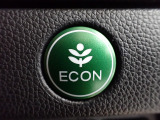 エンジン、エアコンなどを制御し低燃費な『ECONモード』に、また走りを楽しみたいとき、空調など快適性を重視したいときにはスイッチOFFで通常モードに切り替えができます!