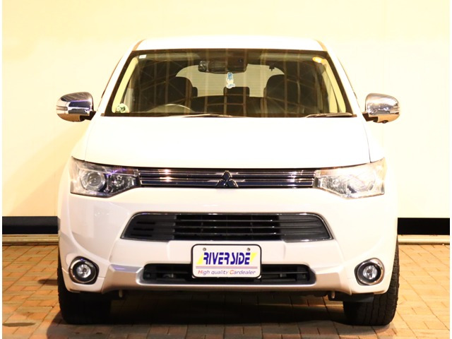 アウトランダーPHEV2.0 G プレミアムパッケージ 4WD純正ナビフルセグバックカメラ黒革シート