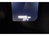 届出済未使用車なので走行距離も5km新車保証を継承してお渡しいたします。