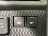 寒い日のドライブを快適にする運転席&助手席シートヒーターが付いてます。アクセサリーソケット(12V/120W)も装備されています。