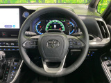 【純正革巻きステアリング】上質な革を使用することで、手にしっかり馴染みとても運転しやすいハンドルです♪
