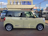 ご成約のおクルマ全て、エンジンオイルを交換してご納車させていただきます!また、点検時に消耗品の状態確認も行い必要に応じて新品交換させていただきます!