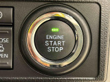 エンジン始動はプッシュスタートで楽々♪電子カードキーを携帯していれば、ブレーキを踏みながらボタンを押すだけで、エンジンの始動がスマートに行えます♪
