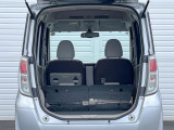 普段のお買い物や通勤、送迎等に十分な荷室スペースを確保しております。セカンドシートを倒すと、大きな荷物の積載も可能です♪
