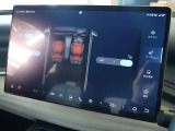 シートヒーターは前席のみ装備されています エアコン等と同様にメインディスプレイで操作します