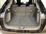 広々としたカーゴスペース。週末のお買い物や長期旅行のたくさんの荷物も積載できます。