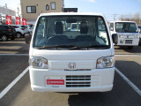 ご覧のお車は現在当店中古車展示場にて展示中です!