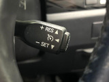 【クルーズコントロール】高速道路もラクラク走行。アクセルを離しても一定速度で走行ができ、長距離運転時の負担を軽減!加速・減速も簡単なスイッチ操作で調整できます。