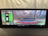 360&deg;ビュー装備です。狭い場所での車庫入れや切り替えしの時など目で見て確認できるので便利ですね。
