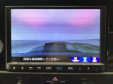 【バックカメラ】運転が苦手な方も車庫入れラクラクです!ギアをリバースに入れれば自動的に切り換わりますので、面倒な操作は不要です♪狭い駐車場もお車を傷つけず安心ですね!