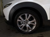 純正18インチアルミホイール装備です☆タイヤ4本交換済です♪