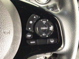 【アダプティブ・クルーズ・コントロール】予め設定した車速内でクルマが自動的に加減速。 前走車との適切な車間距離を維持しながら追従走行し、高速道路でのドライバーの疲労を軽減してくれる嬉しい機能付♪