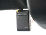 ◆ドライブレコーダー◆映像・音声などを記録する自動車用の装置です。 もしもの事故の際の記録はもちろん、旅行の際の思い出としてドライブの映像を楽しむことができます。