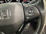 ハンドルにHondaセンシング系のクルーズコントロールやレーンキープアシストなどのスイッチが装備されています。ハンドルから手を離さず安全に操作できます。