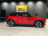 全てのMINIに全国の正規ディーラーでご利用いただける保証をお付けしてご納車させて頂いております。