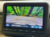 【バックカメラ】駐車時に後方がリアルタイム映像で確認できます。大型商業施設や立体駐車場での駐車時や、夜間のバック時に大活躍!運転スキルに関わらず、今や必須となった装備のひとつです!