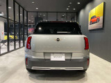 車両の詳細、ご質問につきましては、弊社スタッフまでお気軽にご連絡下さいませ。ご希望ございましたら実車の詳細動画送信も承ります。お気軽にお問合せ下さいませ。