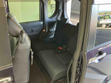 後部座席です。座り心地も足元もゆったり♪♪