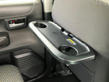 リヤ用パーソナルテーブル装備です!