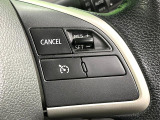 【クルーズコントロール】高速道路もラクラク走行。アクセルを離しても一定速度で走行ができ、長距離運転時の負担を軽減!加速・減速も簡単なスイッチ操作で調整できます。