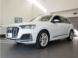 アウディ Q7