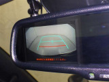 バックモニターも装備しております。バックギアに入れるとナビ画面に車の後方が映し出されます。これで後方確認も安心!