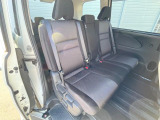 後部座席も気になるようなキズ・汚れやへたり等、大きなダメージはなく、良好な状態です。