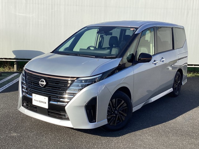 セレナ1.4 e-POWER ハイウェイスター V 90周年記念車