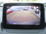 バックカメラを標準装備。駐車場などでの取り回しもスムーズに行っていただけます。