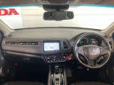 ドライバーの操作性・視認性に配慮した運転席。