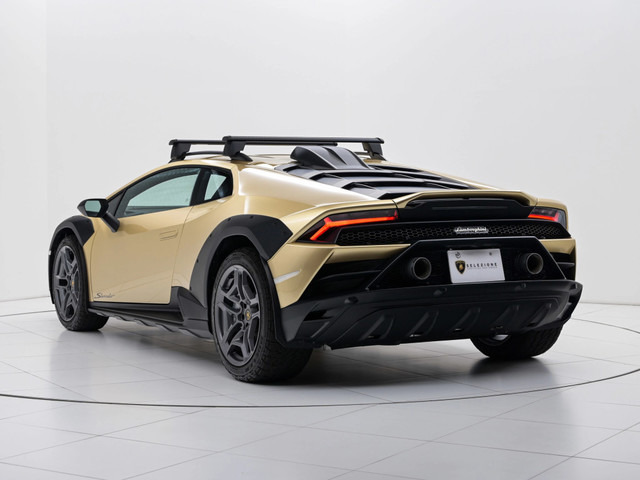 ランボルギーニ ウラカン (LDF) 4WD の中古車詳細 (820km, ゴールド