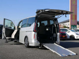 セレナ 2.0 X チェアキャブ スロープタイプ 車いす1名 サード仕様 助手席電動スライ...