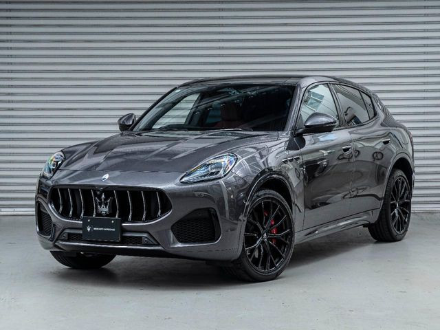 グレカーレGT インテルニ ロッシ リミテッドパッケージ 4WD