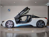 BMWではロングホイールベースの採用をしており、すべての車種に適用され、走行中の安定感の向上されております。また室内空間の広さにも貢献しております。