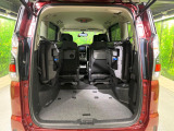 後席を格納すると、これだけの広さが!シーンに合わせたシートアレンジで、大きな荷物も積むことが出来ます♪