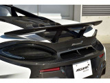 McLaren 600LTには、McLaren Sennaよりも極限が追及されたエキゾーストシステムが採用されています。