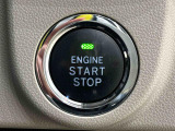 エンジン始動はプッシュスタートで楽々♪電子カードキーを携帯していれば、ブレーキを踏みながらボタンを押すだけで、エンジンの始動がスマートに行えます♪