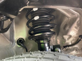 お車を安心してお乗りいただく為には、足回りの定期点検が欠かせません。サービスサポート(有償保証)では無料点検もご提供しており、安心のカーライフをお過ごしいただけるサポート体制が整っています。