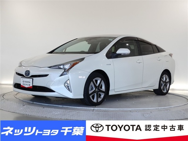 プリウス1.8 A ツーリングセレクション E-Four 4WD